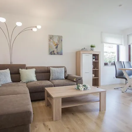 Welcome In - In Met Balkon En Zwembad *