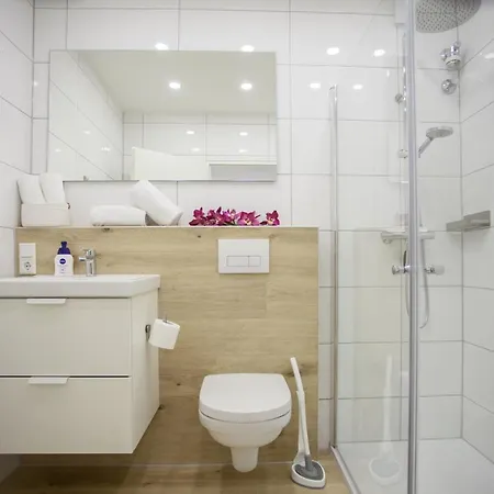 Welcome In - In Met Balkon En Zwembad * ווינטרברג