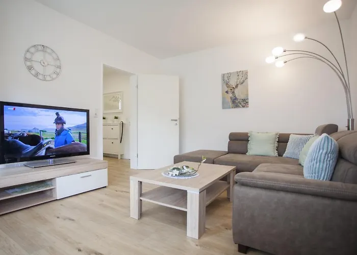 Welcome In - In Met Balkon En Zwembad アパート